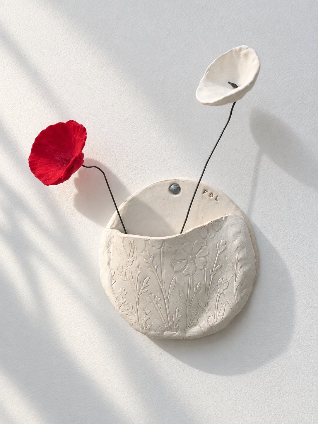 Coquelicot fOLavriL artisanal en argile sur tige en fil de fer recuit — décoration florale